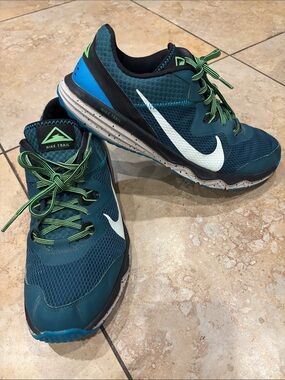 Nike Men's Teal and Green Trail Running Shoes